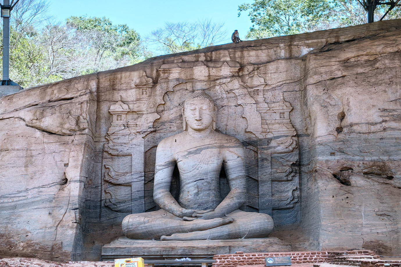 斯里蘭卡-波隆納魯沃遺址 Polonnaruwa (三佛石窟)